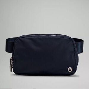 Lululemon Everywhere Belt Bag